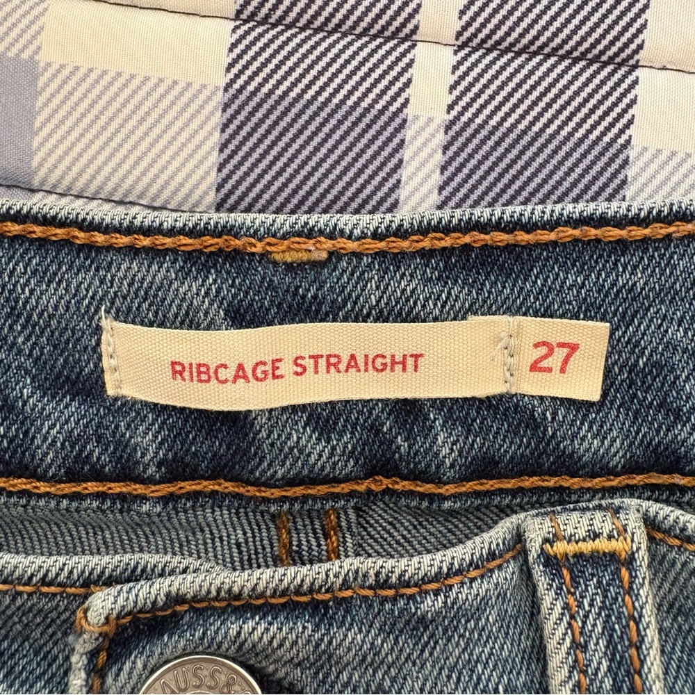 Levi’s Ribcage Straight Jeans - Picture 4 of 10